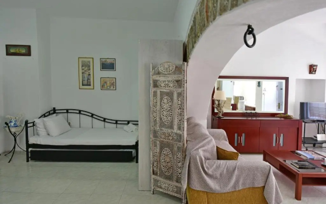Arco I/ Downtown Rustic Apartment/4 min from port