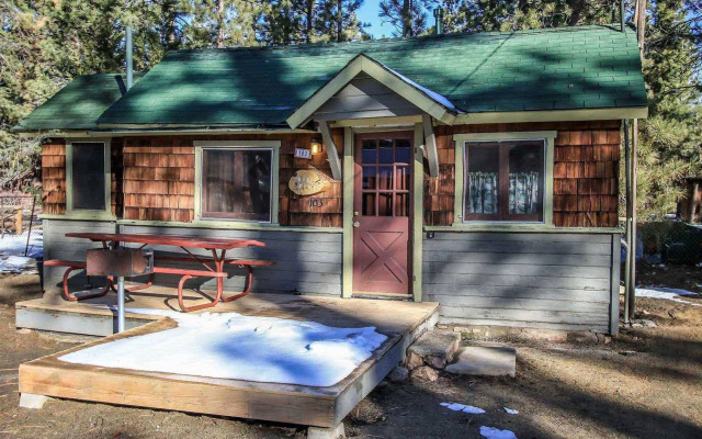 Shore Acres Lodge