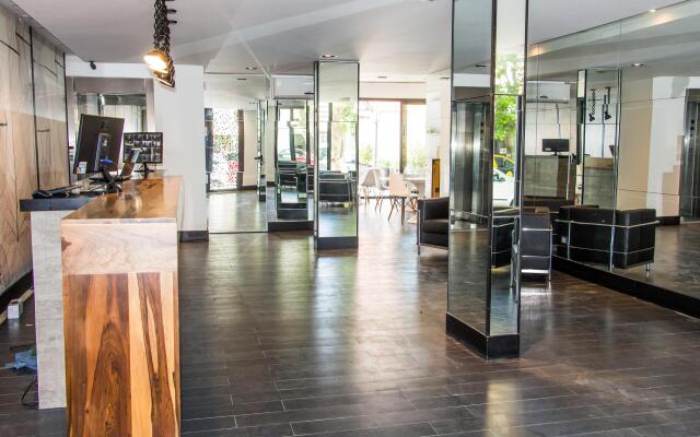 Nuit Hotel