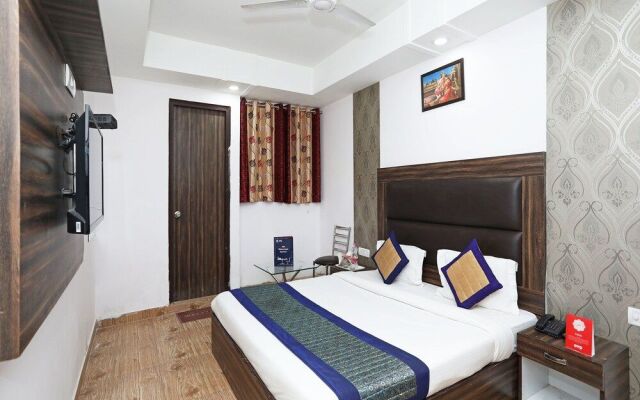 OYO 10795 Hotel RS Residency