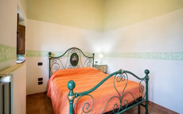 Farmhouse in Citta di Castello With Pool