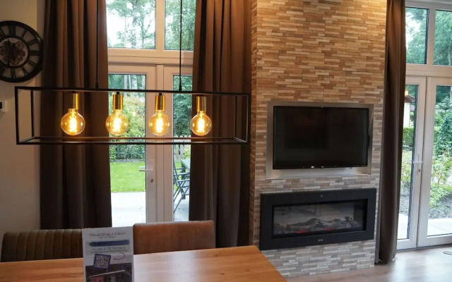 Lovely Bungalow in Hoenderloo With Fireplace