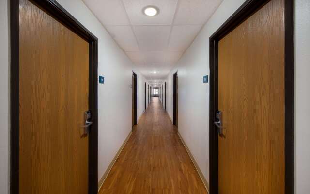 WoodSpring Suites Columbus Southeast