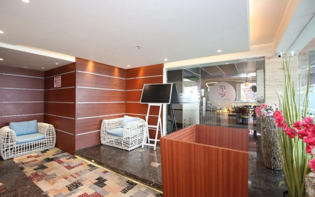 Arista Hotel by OYO Rooms