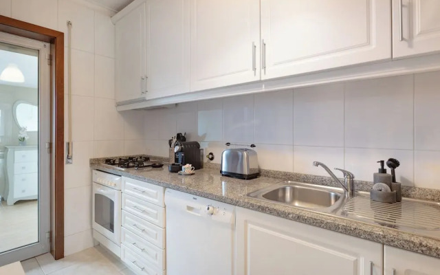 Espinho Retreat with Balcony