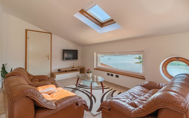 Apartment Dream - 20 m from sea: Gold Medulin, Istria