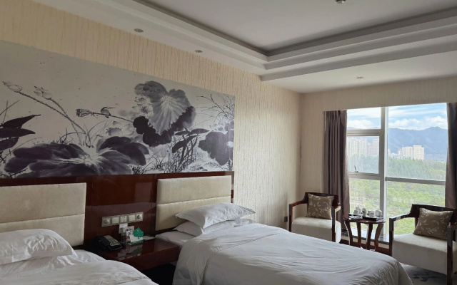 Xuanwei Meihuan Hotel