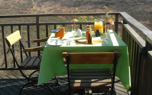 Umzolozolo Private Safari Lodge