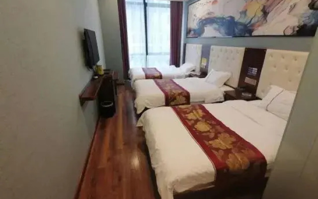 Kelly Hotel (Zhengzhou East High-speed Railway Station)