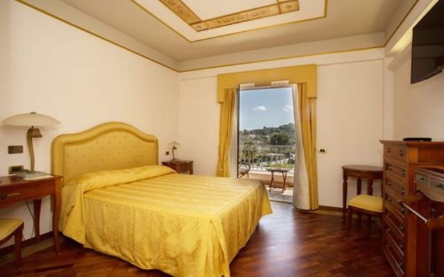 Hotel Tritone