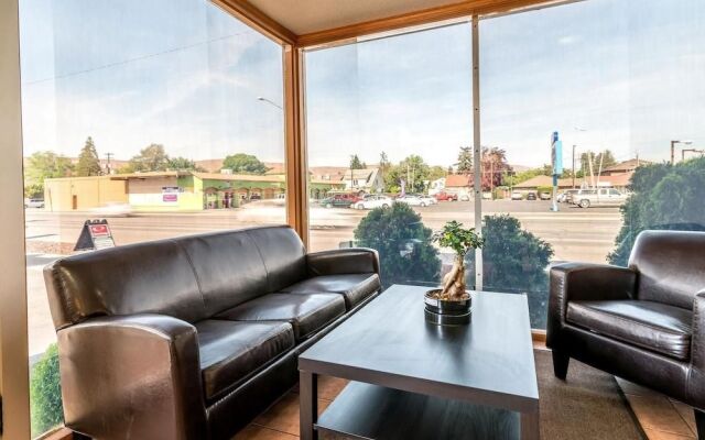 Econo Lodge