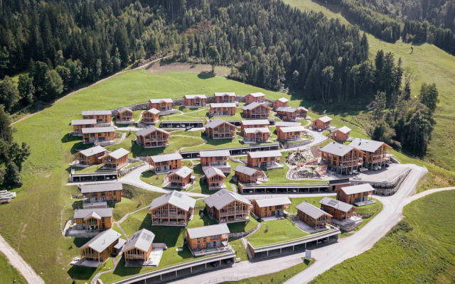 Luxury Chalet With Pool and Sauna Near Ski Lift