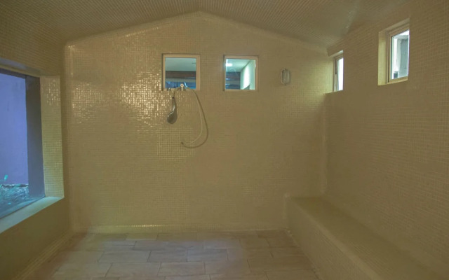 San Diego 974 Suites