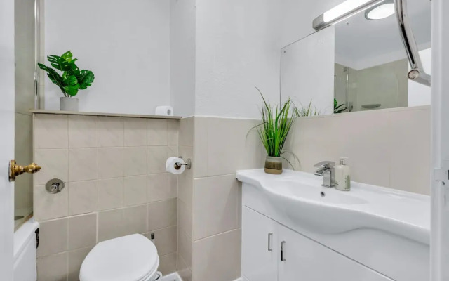 Queens Quay Mansion House Flat