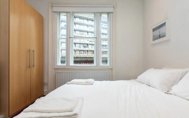 2 Bedroom 2 Bathroom Victorian Maisonette in Barbican