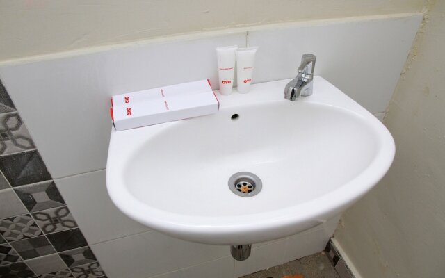 OYO 1656 Parama Su Hotel