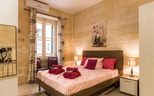 GB Suites - Triplex Apartment