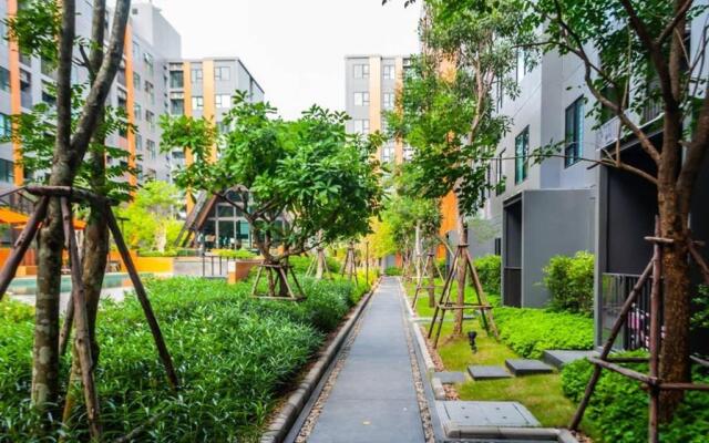 1BR Mountain/Pool View at Central festival mall.