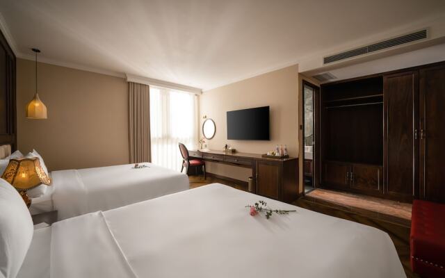 Golden Lotus Luxury Hotel Da Nang