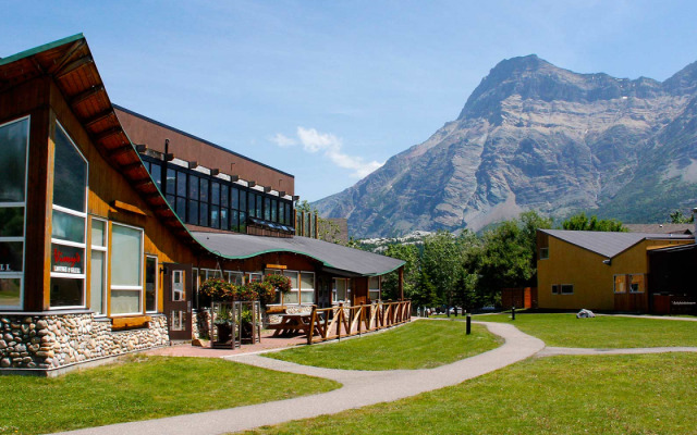 Waterton Lakes Lodge Resort