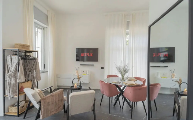 Piccola Como Lotus by Rent all Como