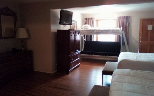 The Carriage House Inn