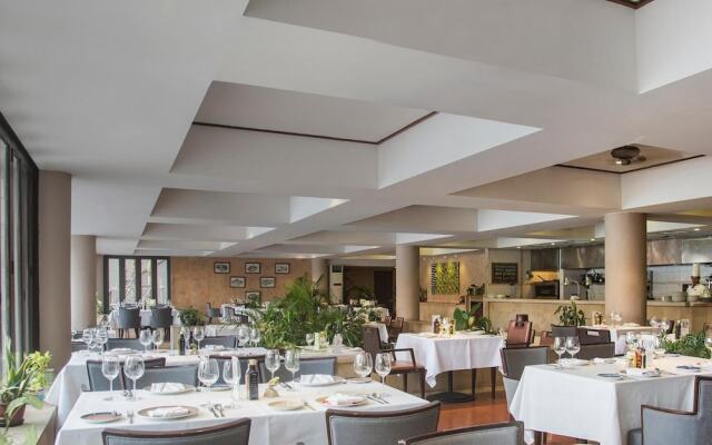 Sedona Hotel Inya Wing