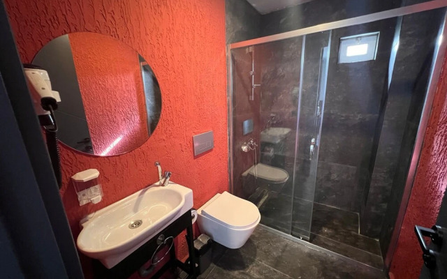 Wolf Of The City Hotel & Spa