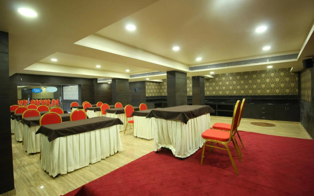 Central Beacon Hotel Surat