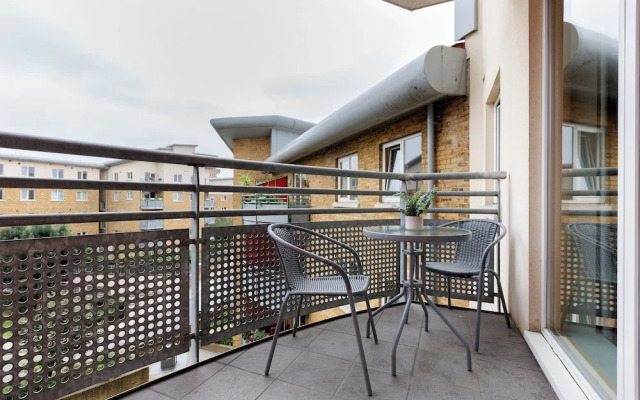 Modern Apartment in Bow