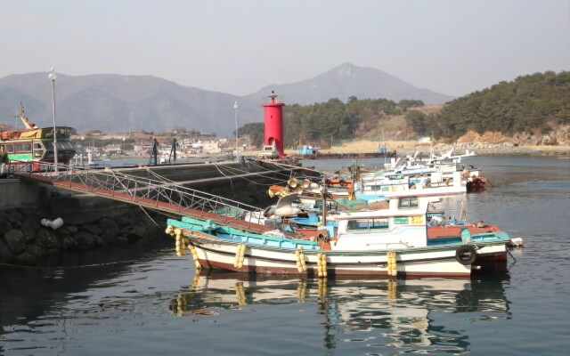 Geojedohaeyang Pension