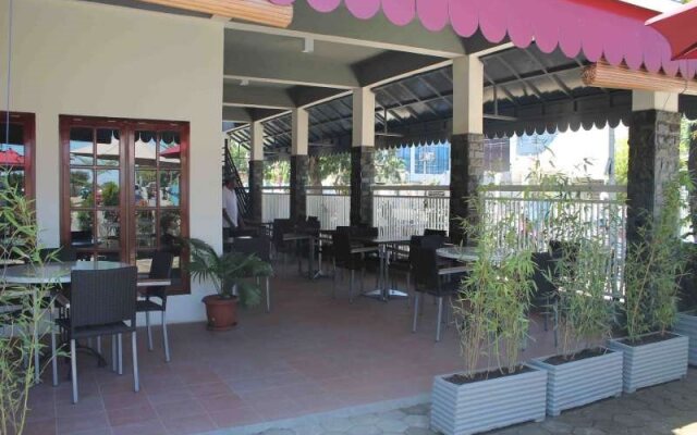 Hotel Kenari Pantai