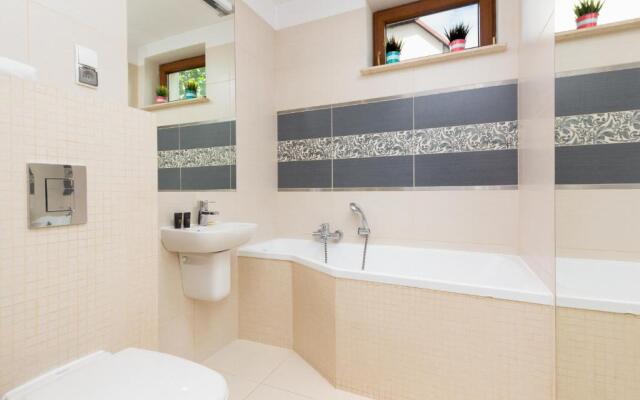 Apartment Platynowa Gdansk by Renters