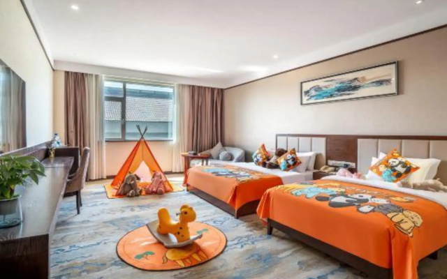 Grand Cloud View Hotel