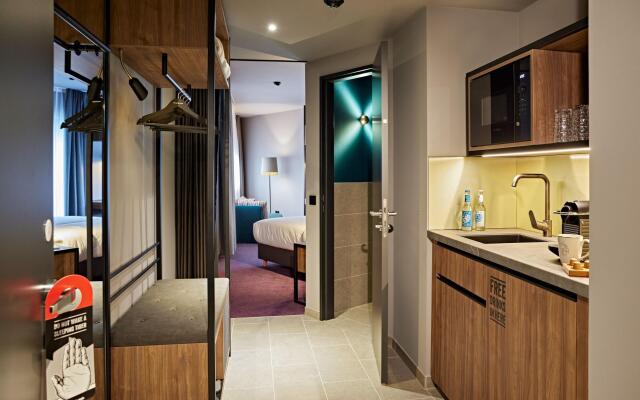 Me and All Hotel Dusseldorf Oberkassel, by Hyatt