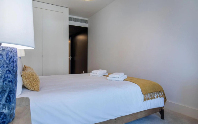 Stunning Apartment in Heart of Lisbon by LovelyStay