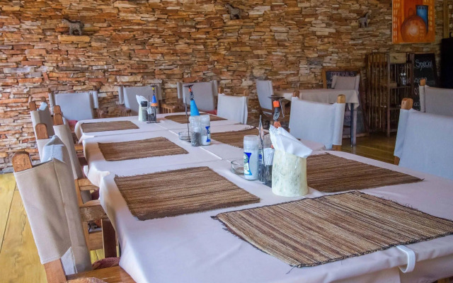 2 Friends Guest House