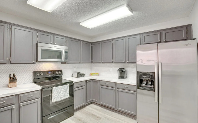 Pet-friendly Carrollton Home w/ Fenced Backyard!