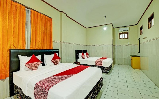 91417 Garuda Setia Hotel – Guest Rooms – Purworejo