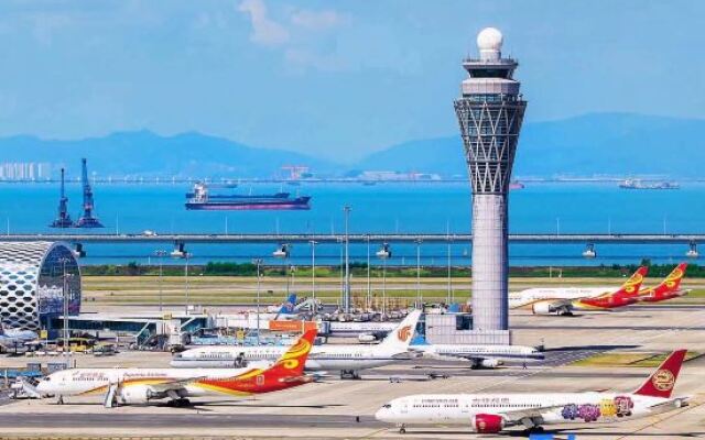 Nanfang Yijing Hotel (Shenzhen Baoan International Airport Gushu Subway Station store)