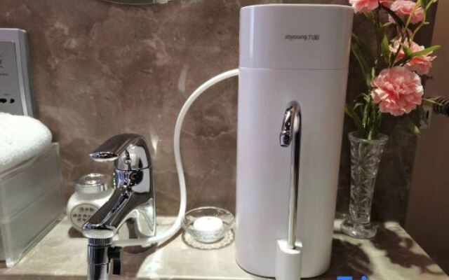 Yangzhou Slender West Lake Wisteria Hotel