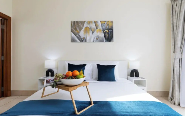 Maison Privee - Stylish & Spacious Apartment in Downtown Dubai