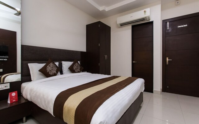 OYO 12475 Hotel Maheshwari