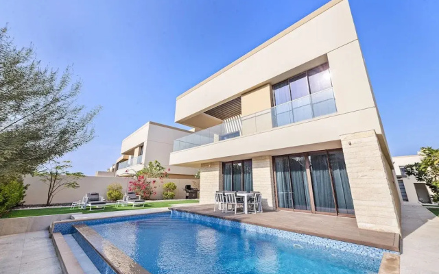 WelHome - Luxe Villa With Private Pool Near The Beach