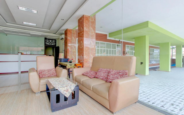 Collection O near Stadion Manahan – Guest Rooms – Surakarta