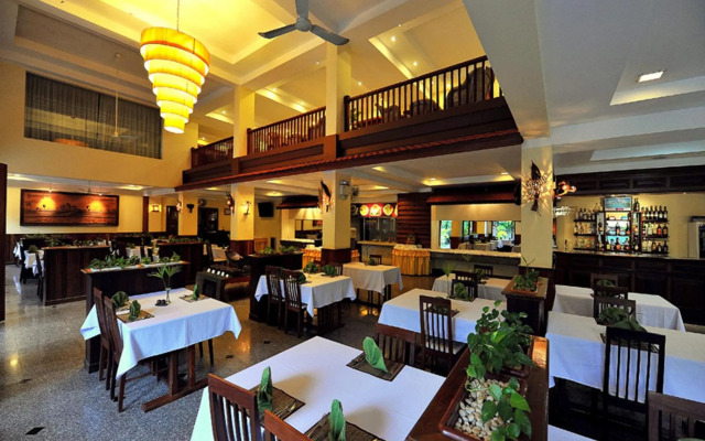 City River Hotel