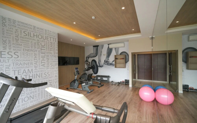 GLOBALSTAY. Martino 2BR Apartments. Sea View, Pool, Gym, BBQ