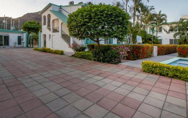 Hotel Parotas Manzanillo