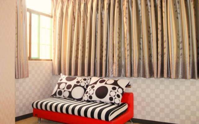 Xi'an Aiweixin Theme Hotel