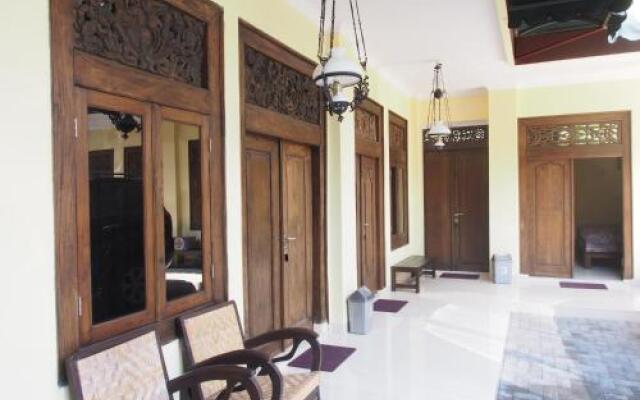 Canting Prodo Traditional Hotel